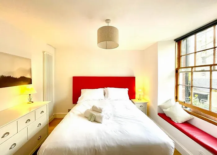 Prime Edinburgh New Town. Newly Reno\'D Cosy Nest