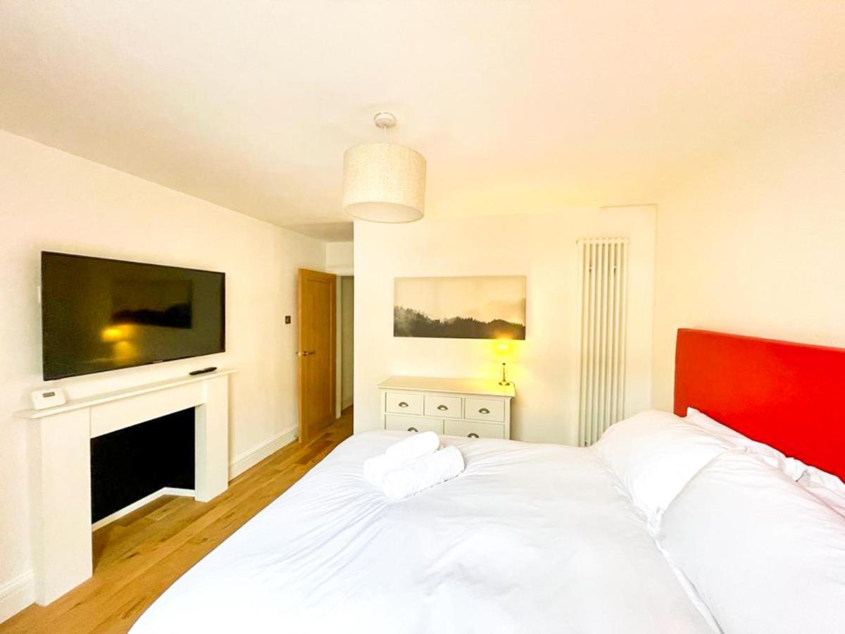 Апартаменты Prime New Town. Newly Reno'd Cosy Nest *